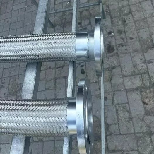 Elastyczny wąż metalowy falisty